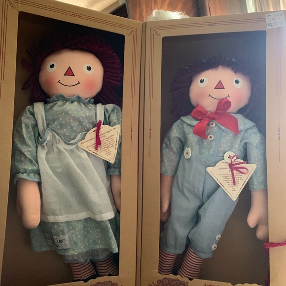 Raggedy Ann and Raggedy Andy dolls. - Picture 1 of 2